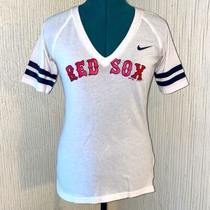 🔥⚾️ Nike Red Sox V Neck Shirt 🧢